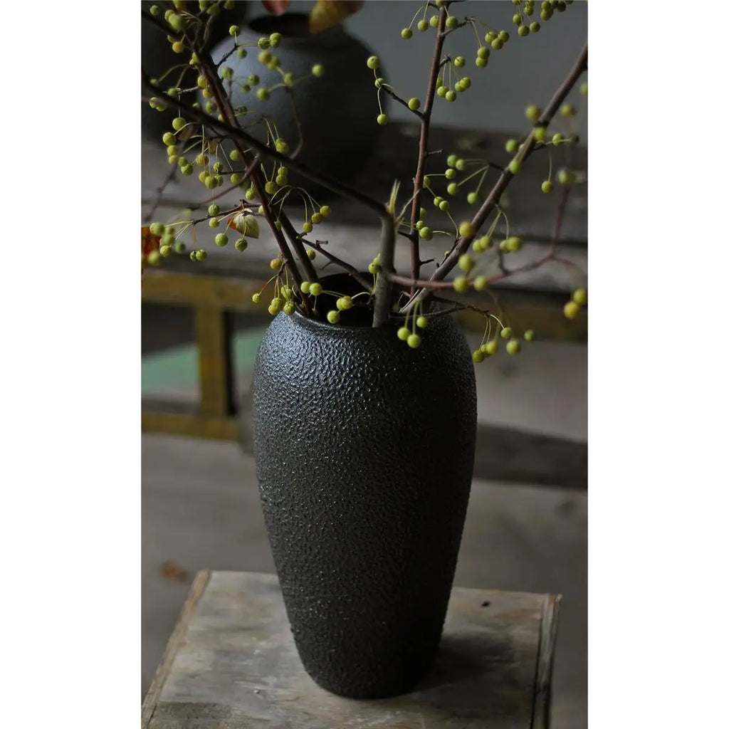 CERAMIC BLACK VASE (LARGE)