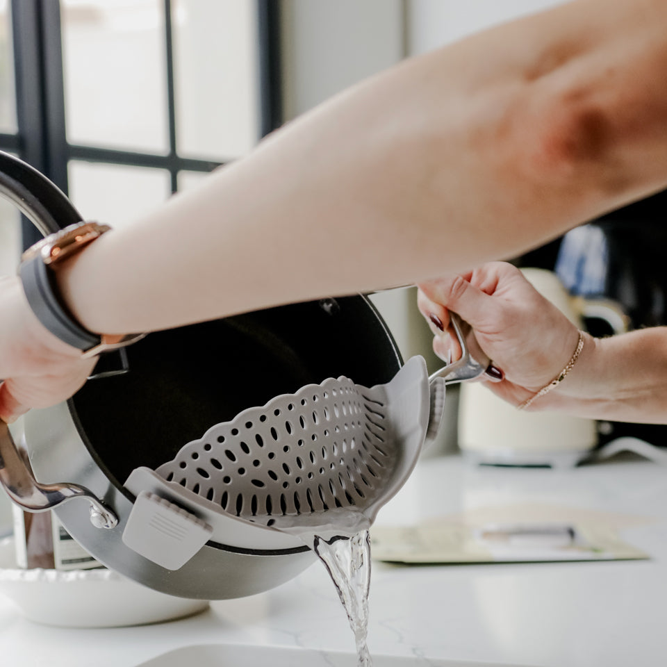 SILICONE ADJUSTABLE FOOD STRAINER