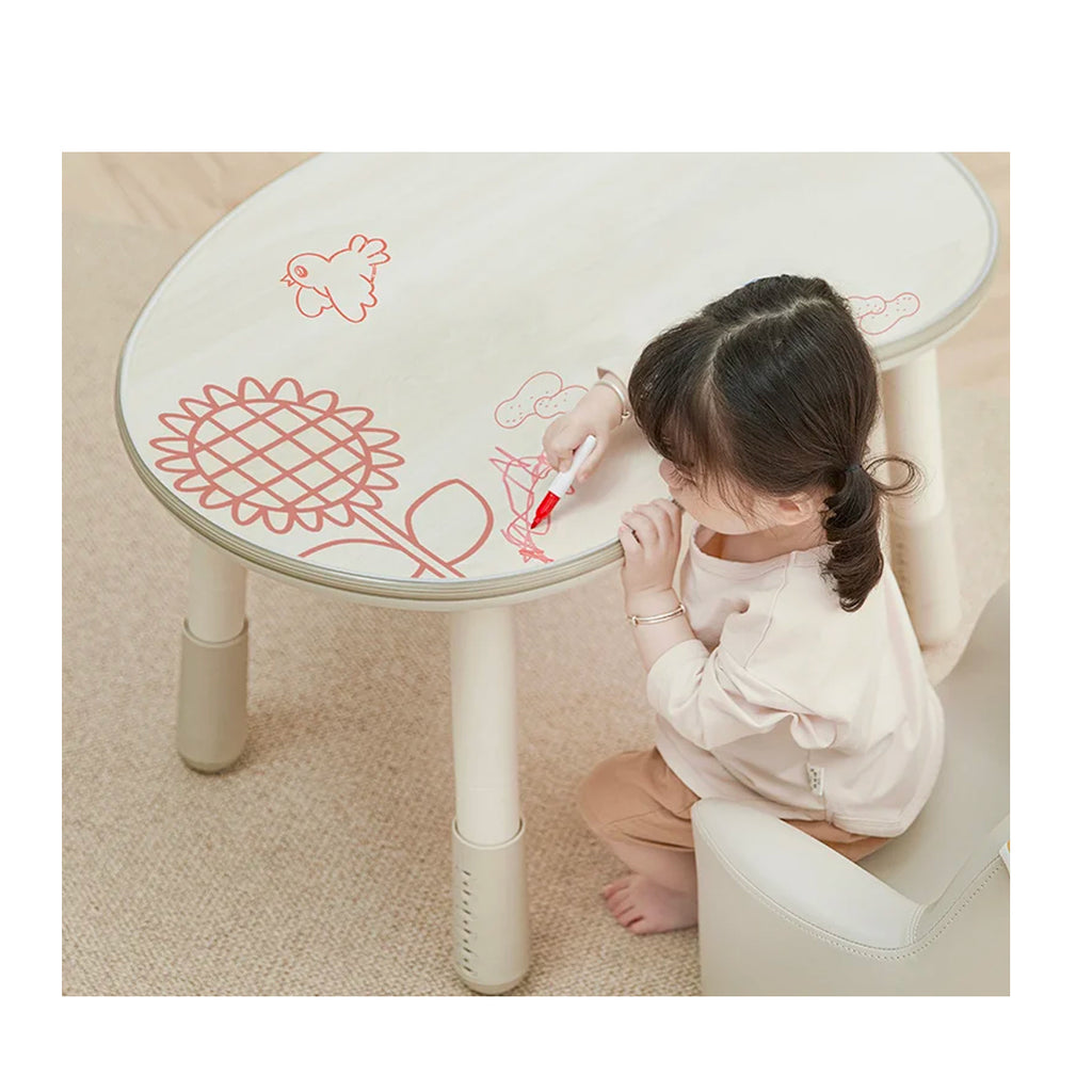 BEANO BUSYBEE KIDS TABLE